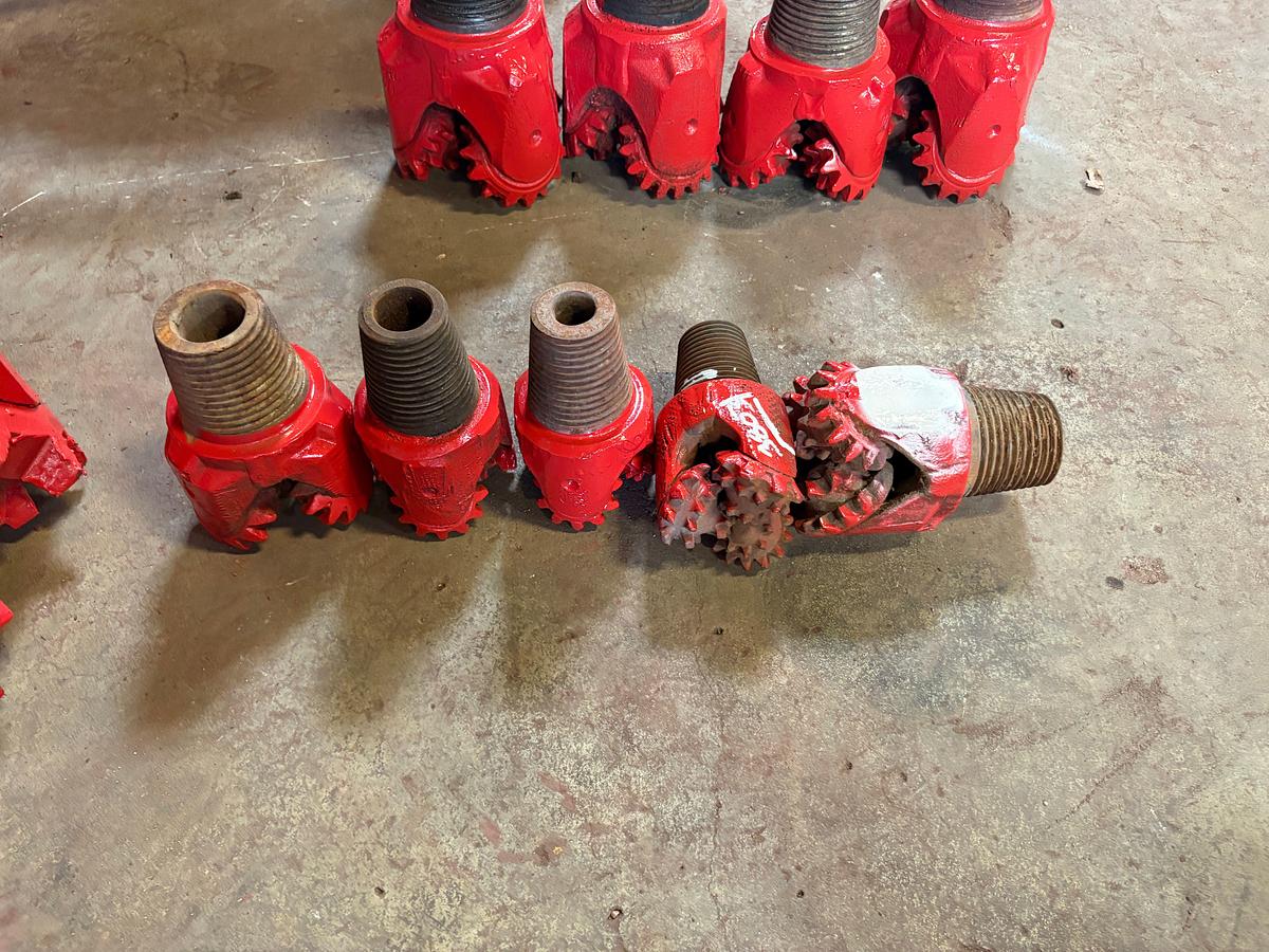 Used (5x$) 3-3/4” to 4-1/2” tricone drill bits