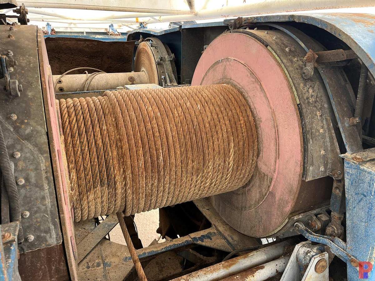 Used FRANKS 1287/160 BACK IN WELL SERVICE RIG MTD ON 5-AXLE CARRIER