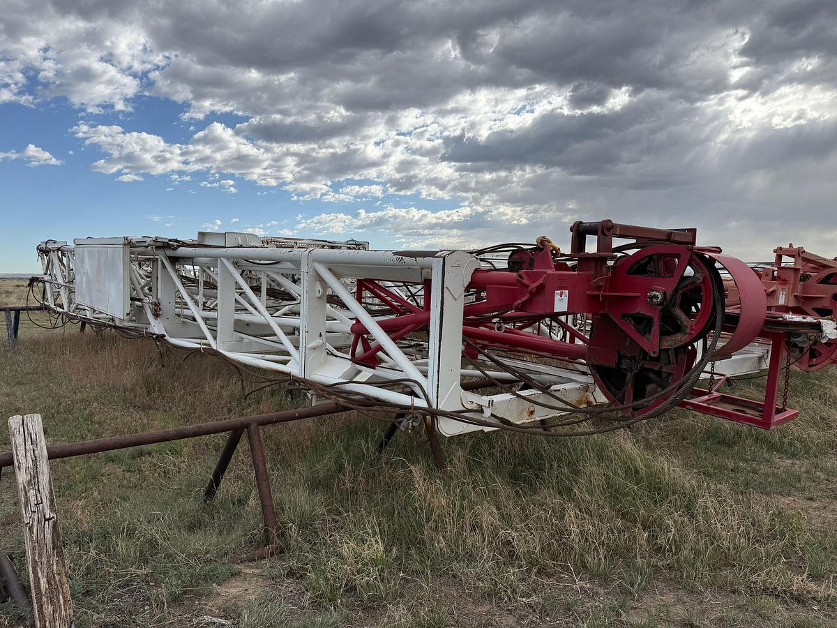 Used NOV FRANKS 96’ X 215,000 LBS DERRICK