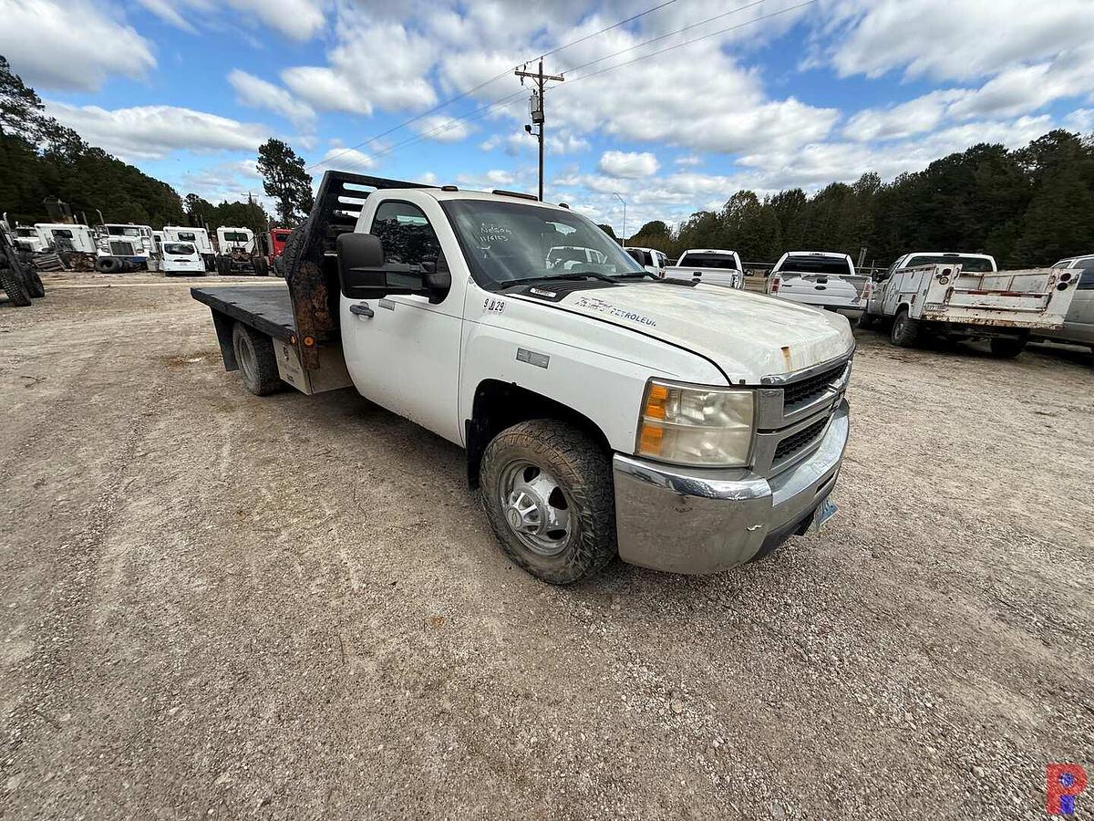 Used 2010 CHEVROLET SILVERADO 3500HD CC 4X4 10’ FLATBED PICKUP