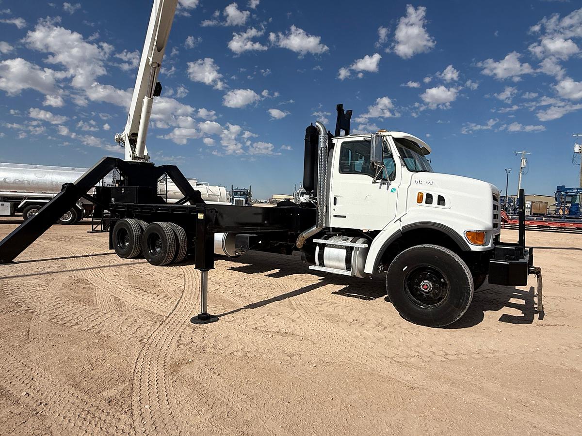 Used 2007 STERLING LT7500 SERIES T/A DAYCAB 30-TON CRANE TRUCK
