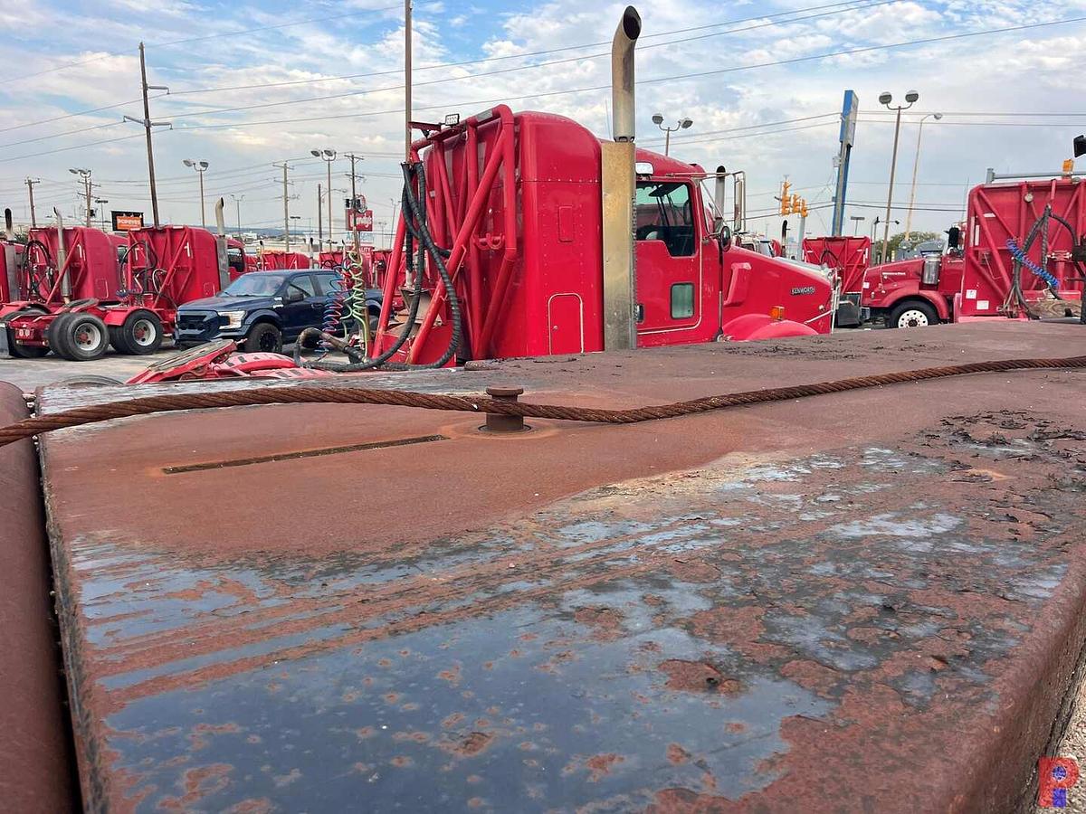 Used 2006 FREIGHTLINER FLD120 SD T/A 60K HYD WINCH BED TRUCK