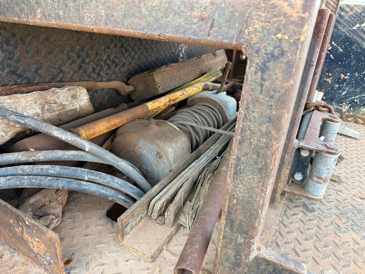 Used 2010 CHEVROLET  SILVERADO 3500 4X4 ROUSTABOUT WINCH TRUCK