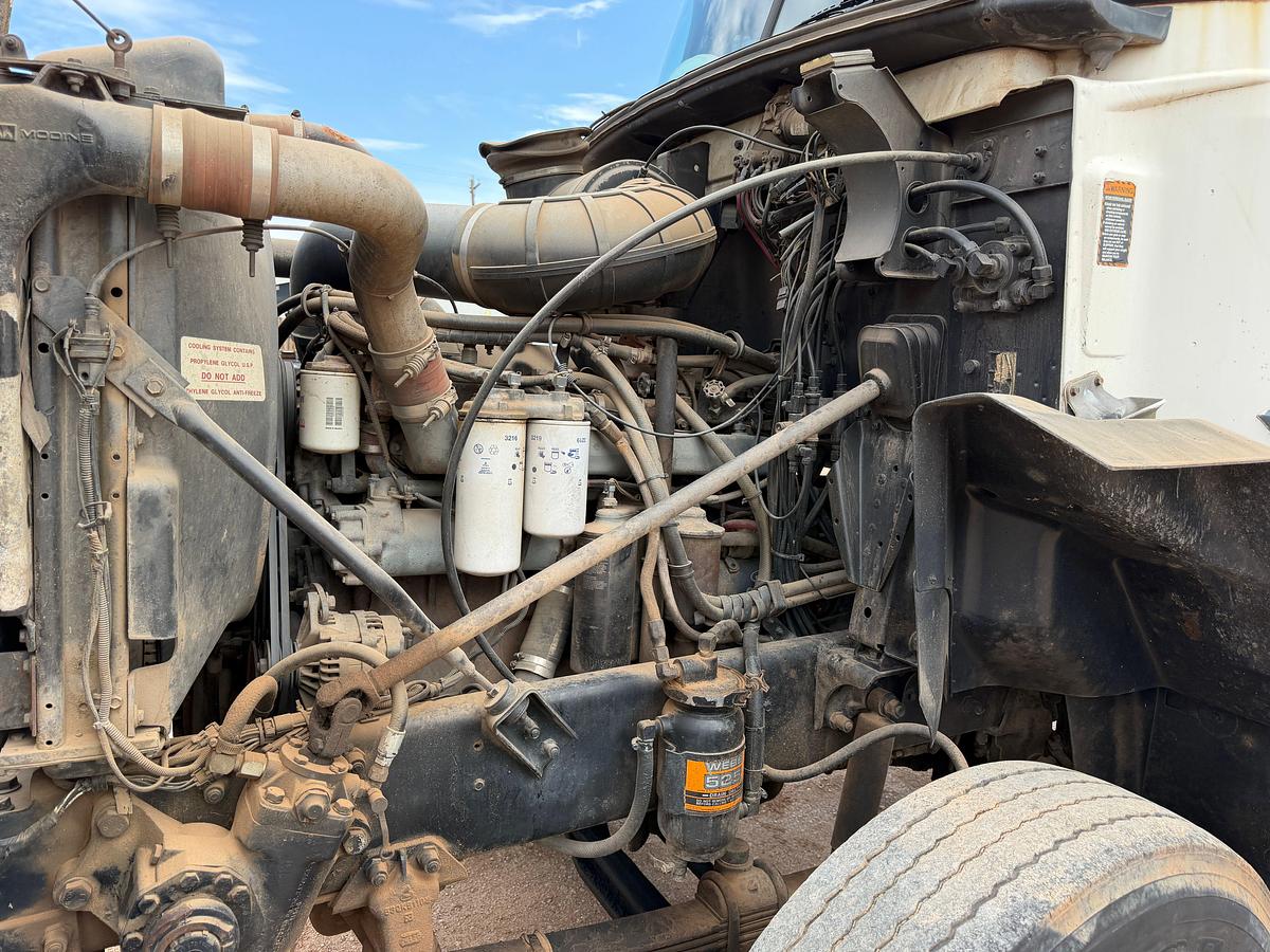 Used 1992 Mack CH613 DAYCAB Haul Truck