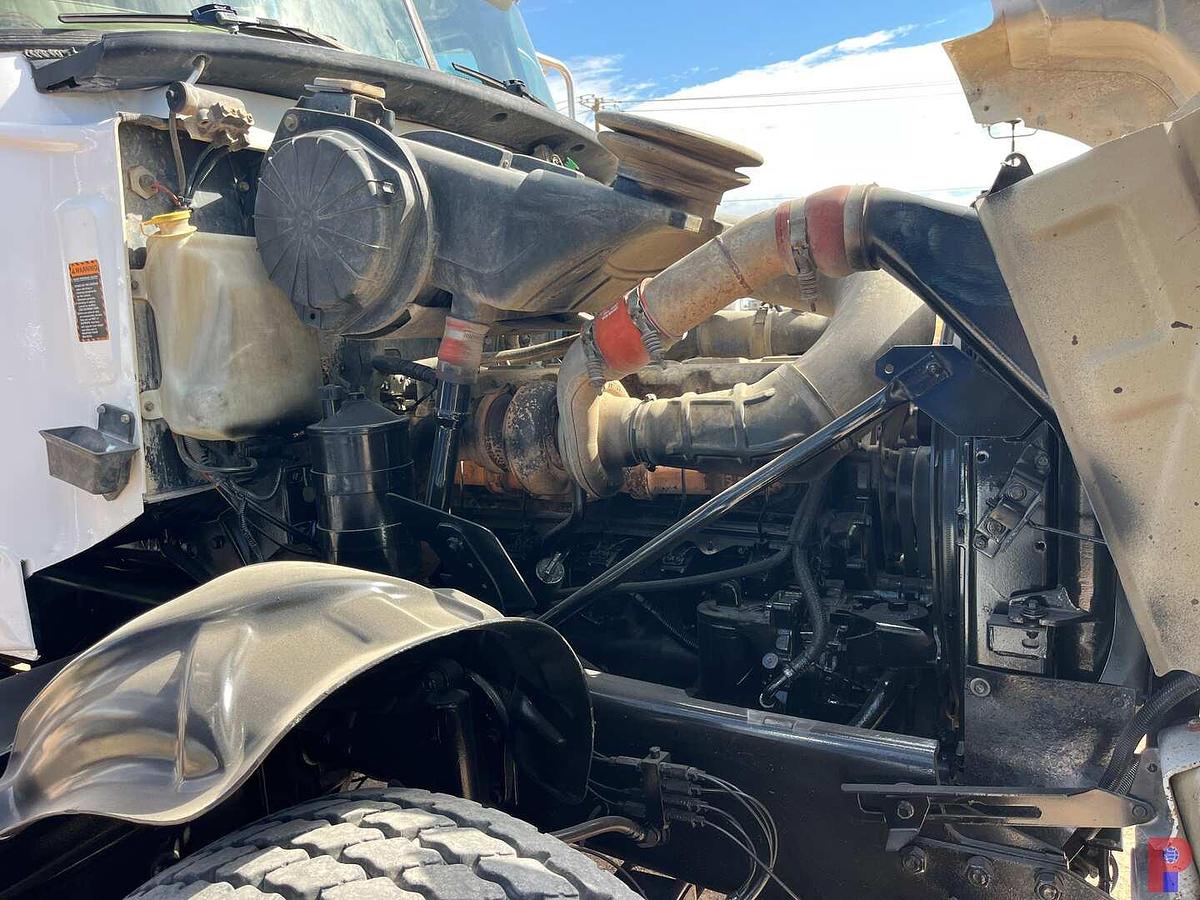 Used 2004 MACK CV713 T/A DAYCAB KILL TRUCK