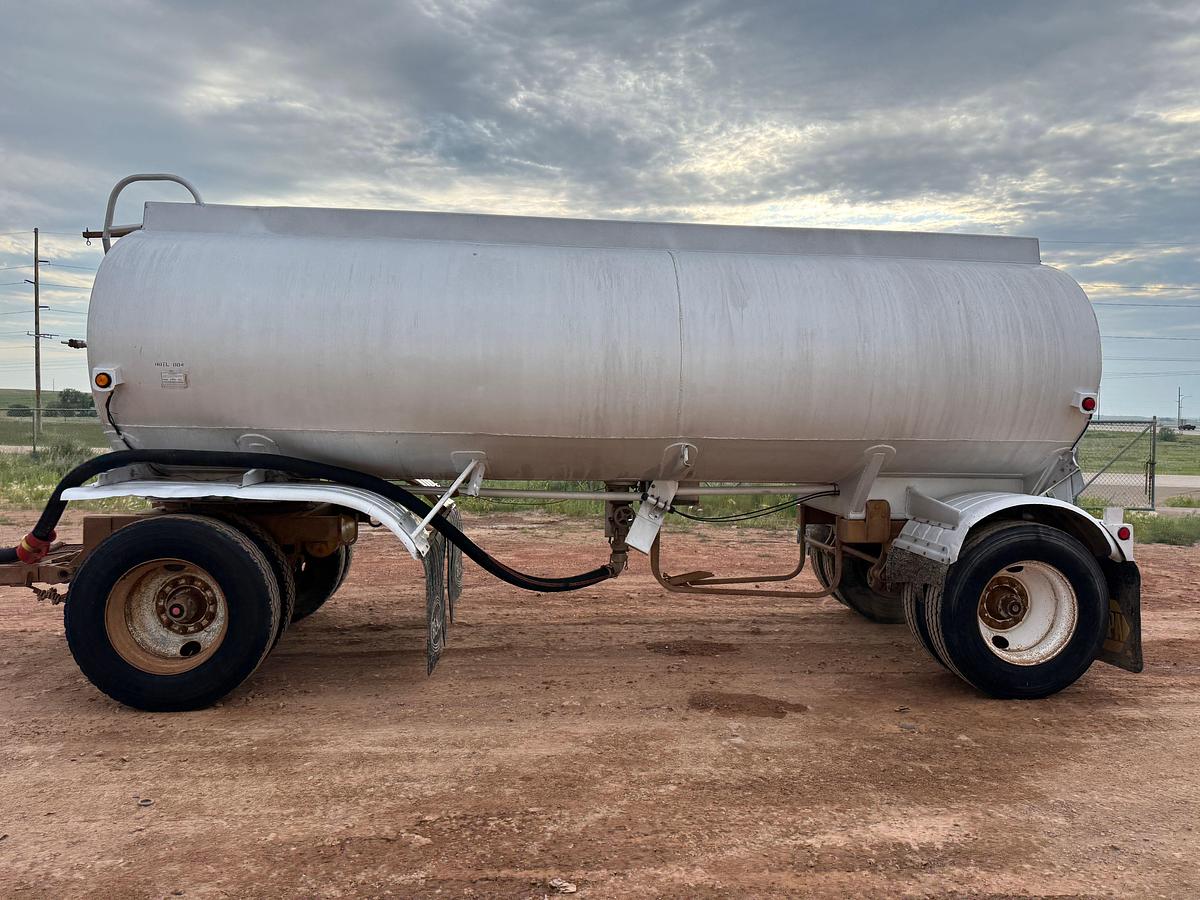 Used 5,250 GALLON ALUMINUM 2-AXLE TANK PUP TRAILER