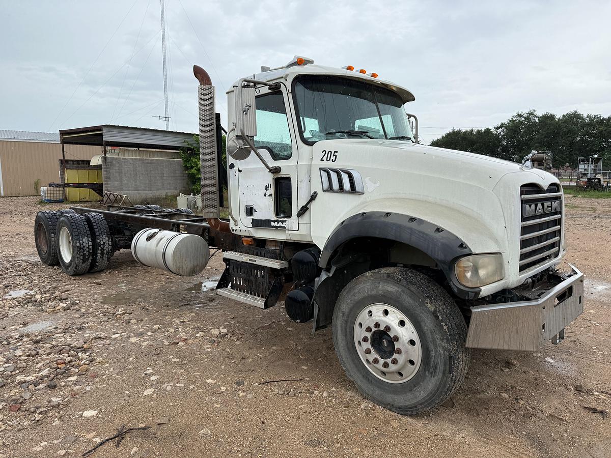 Used 2009 MACK GRANITE GU713 T/A CAB & CHASSIS (INOPERABLE)