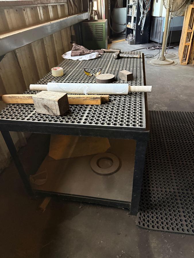 Used 5’ x 2.6’x 2.6’ METAL WORK TABLE