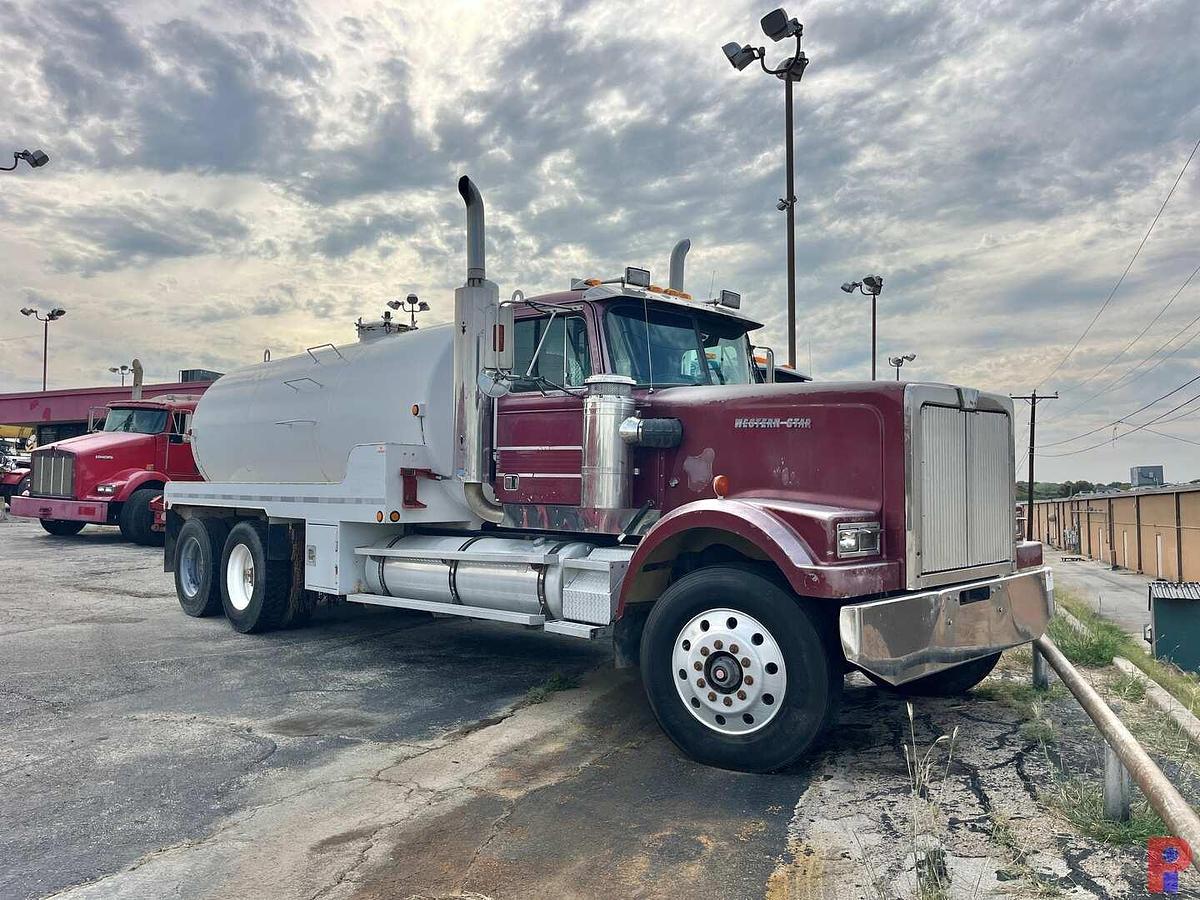 Used 1994 WESTERN STAR 4900 T/A 80 BBL VACUUM TRUCK