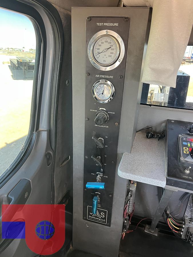 Used 2015 FREIGHTLINER M2 106 S/A CREW CAB SLICK LINE TRUCK