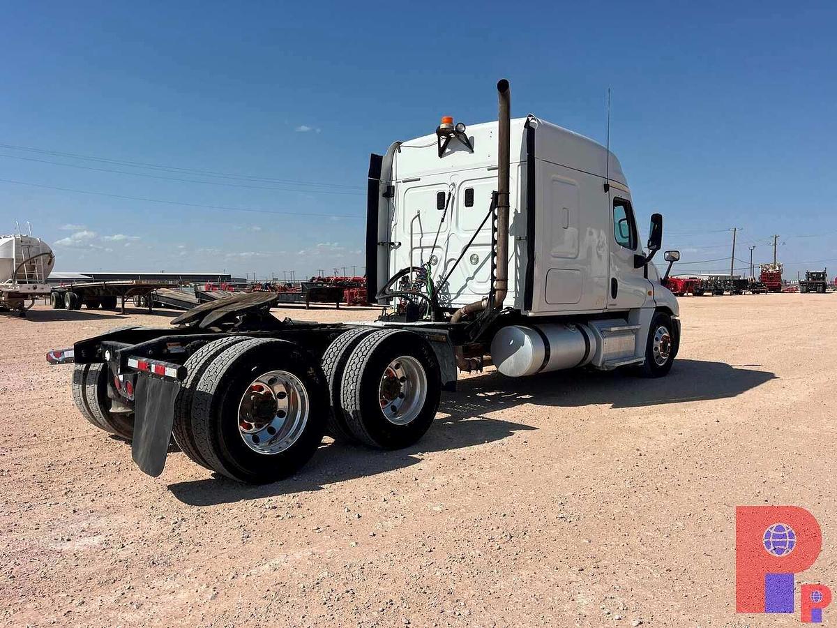 Used 2012 FREIGHTLINER CASCADIA T/A SLEEPER HAUL TRUCK