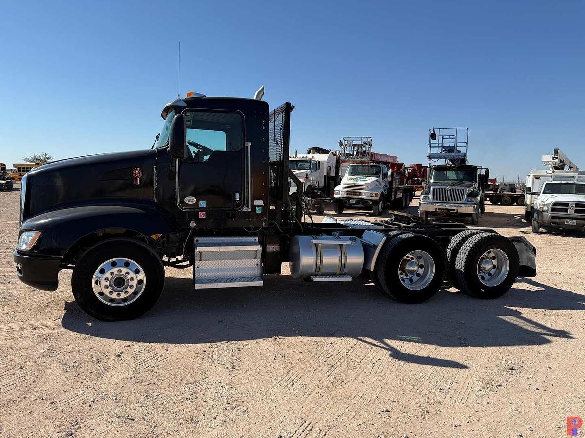 Used 2013 KENWORTH T660 T/A DAY CAB TRUCK TRACTOR