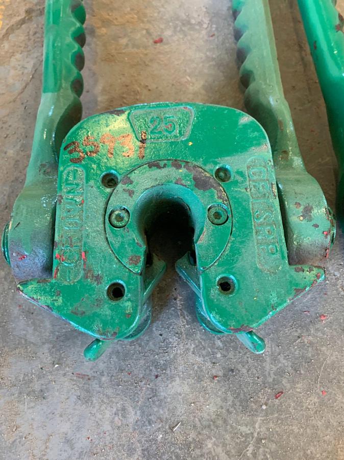 Used (2) 1’ - 1 1/4 CROWN Plate Type 25 Ton Rod Elevators