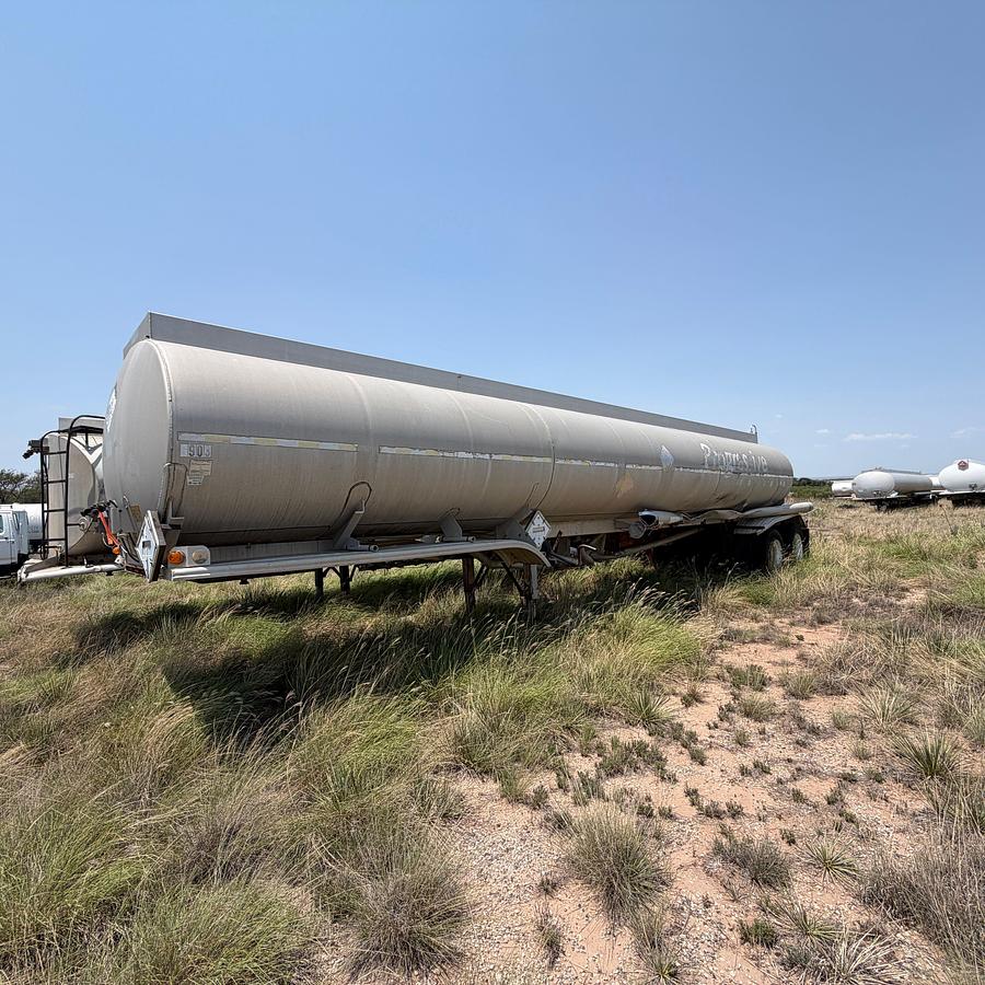 Used 1992 FRUEHAUF FUEL TRANSPORT TRAILER