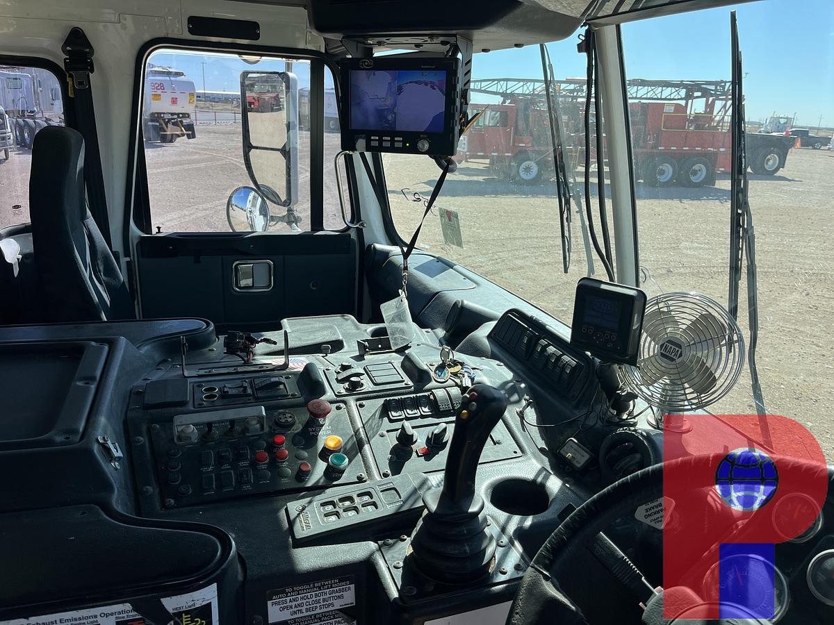 Used 2014 AUTOCAR XPEDITOR T/A 29YD CAB OVER TRASH TRUCK