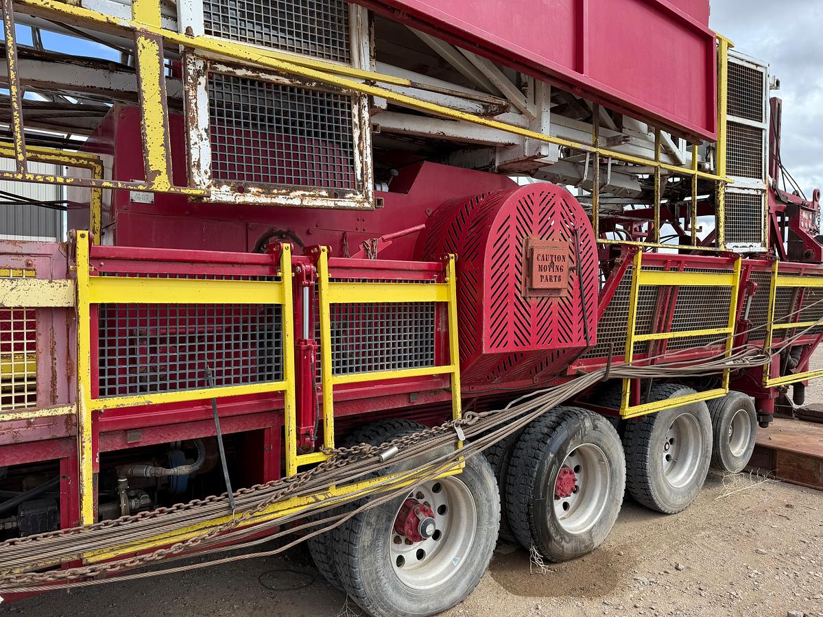 Used 2014 WATSON HOPPER PAY ZONE 550 DD 108’-300K 7-AXLE WELL SERVICE RIG