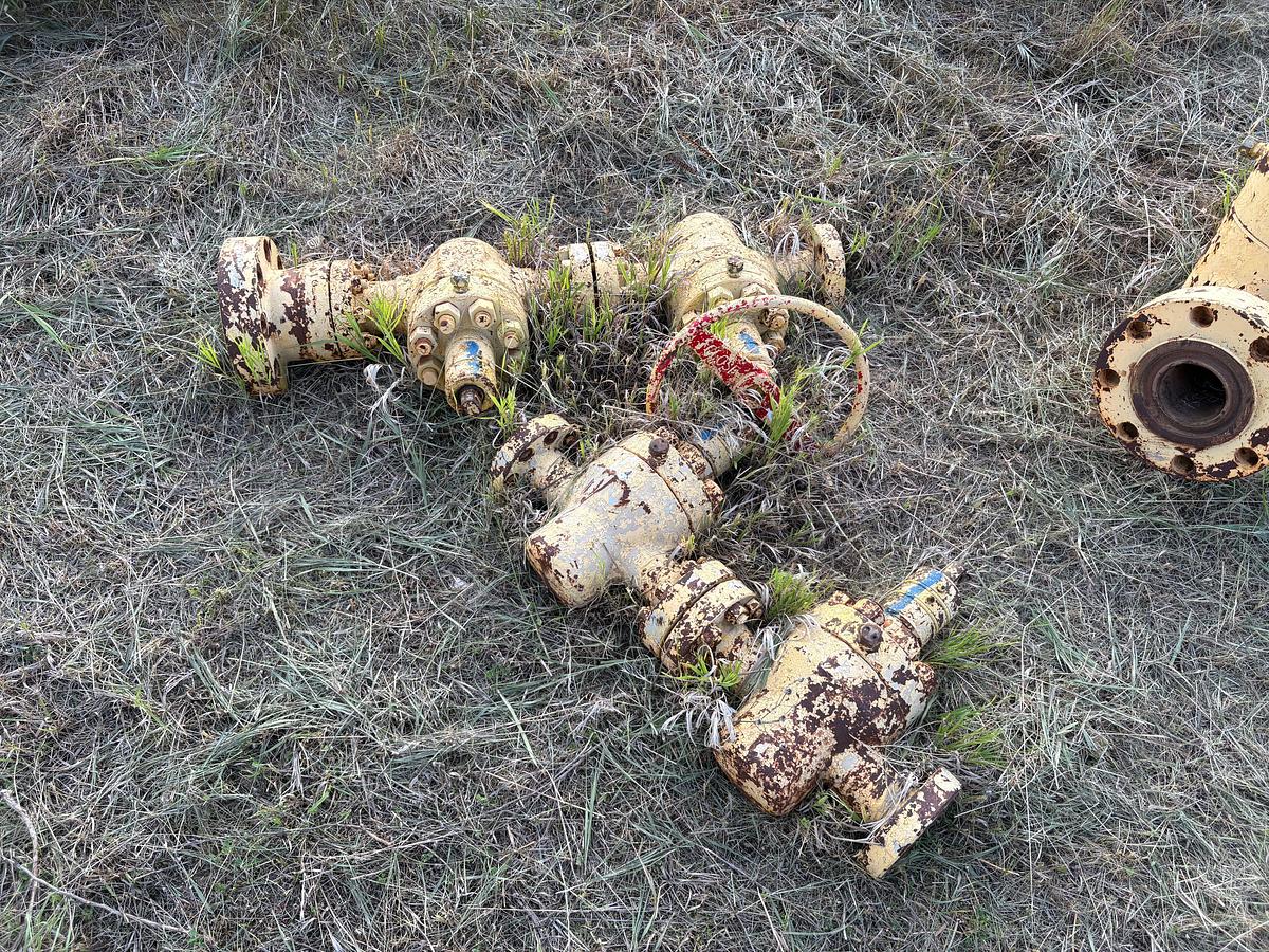 Used (11) 1-13/16” 10k gate valves, (2) 3-1/8” gate valves, & (1) 4-1/16” 10k valve w/ (4) fluid crosses