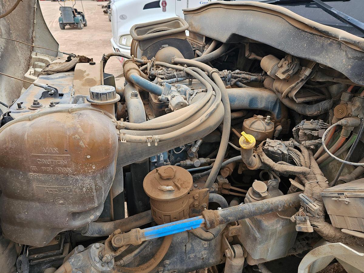 Used 2007 INTERNATIONAL DURASTAR 4300 S/A DAYCAB FUEL TRUCK (Inoperable)