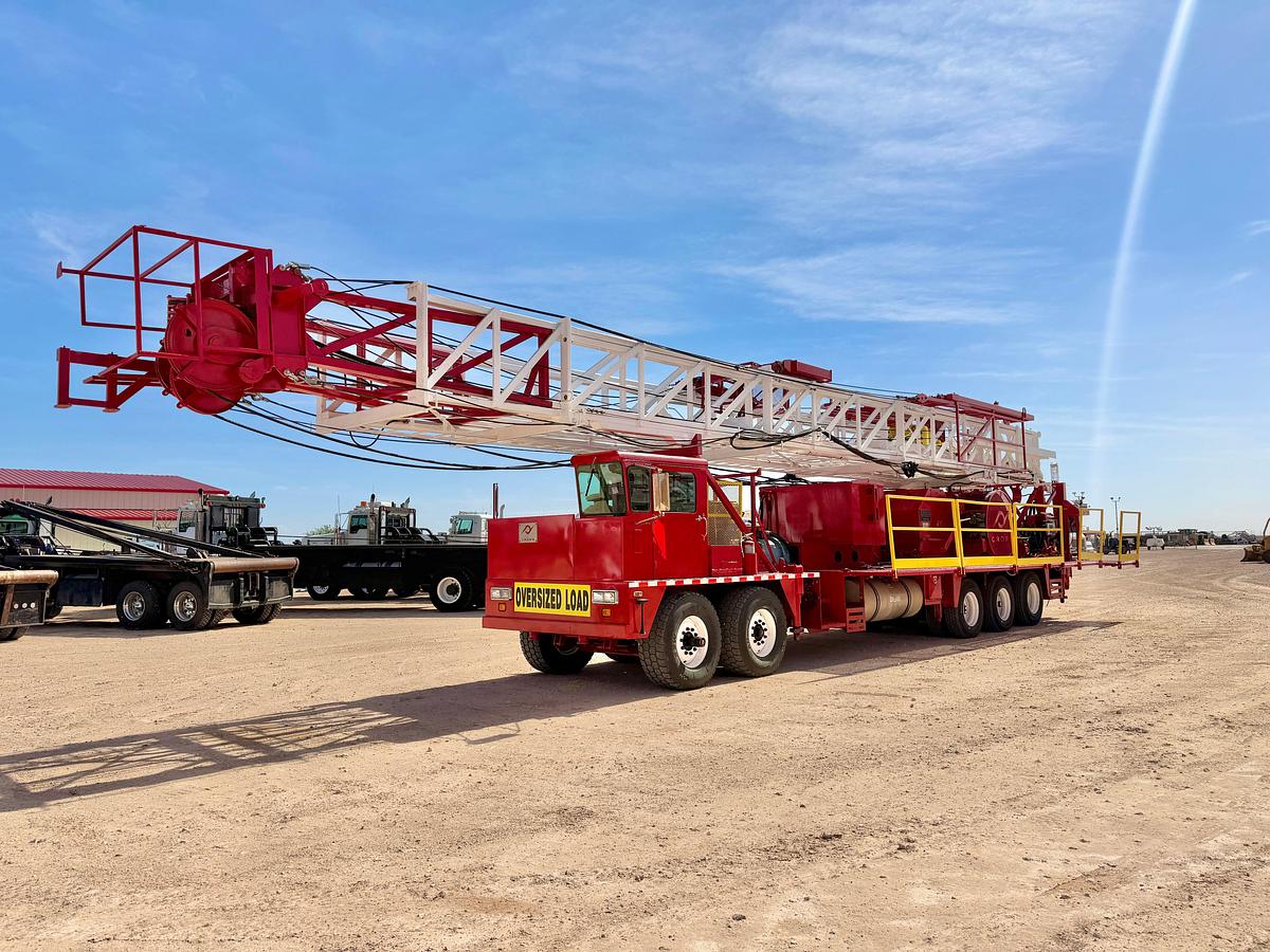 Used FRESHLY REFURBED 2007 CROWN CE600 DD 5 AXLE WELL SERVICE RIG 104'x265K MAST (2026 CAT IV)