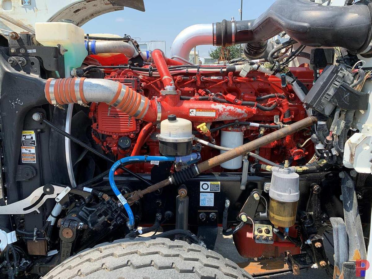 Used 2013 PETERBILT 367 T/A SLEEPER TRUCK