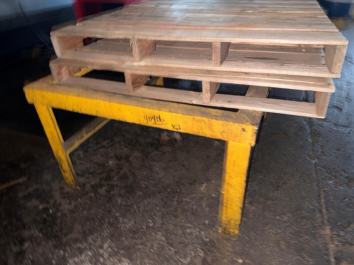 Used (2) 4’x3’x2’ METAL OPEN TOP WORK TABLES & (4) WOOD PALLETS