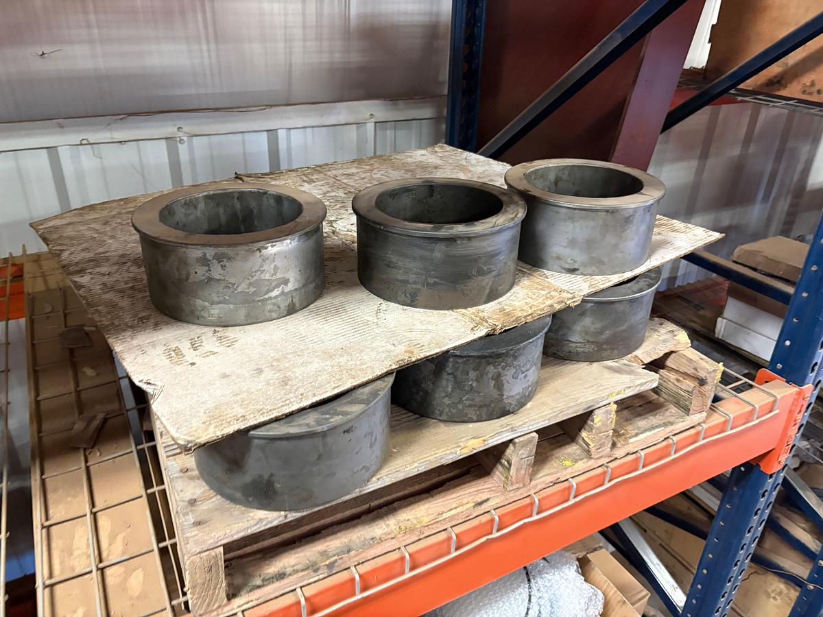 Used (5 shelves) of assorted frac valve parts