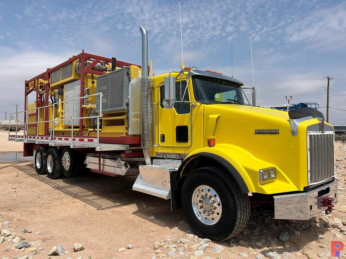 Used 2013 KENWORTH T800 DAY TRI AXLE CAB & CHASSIS