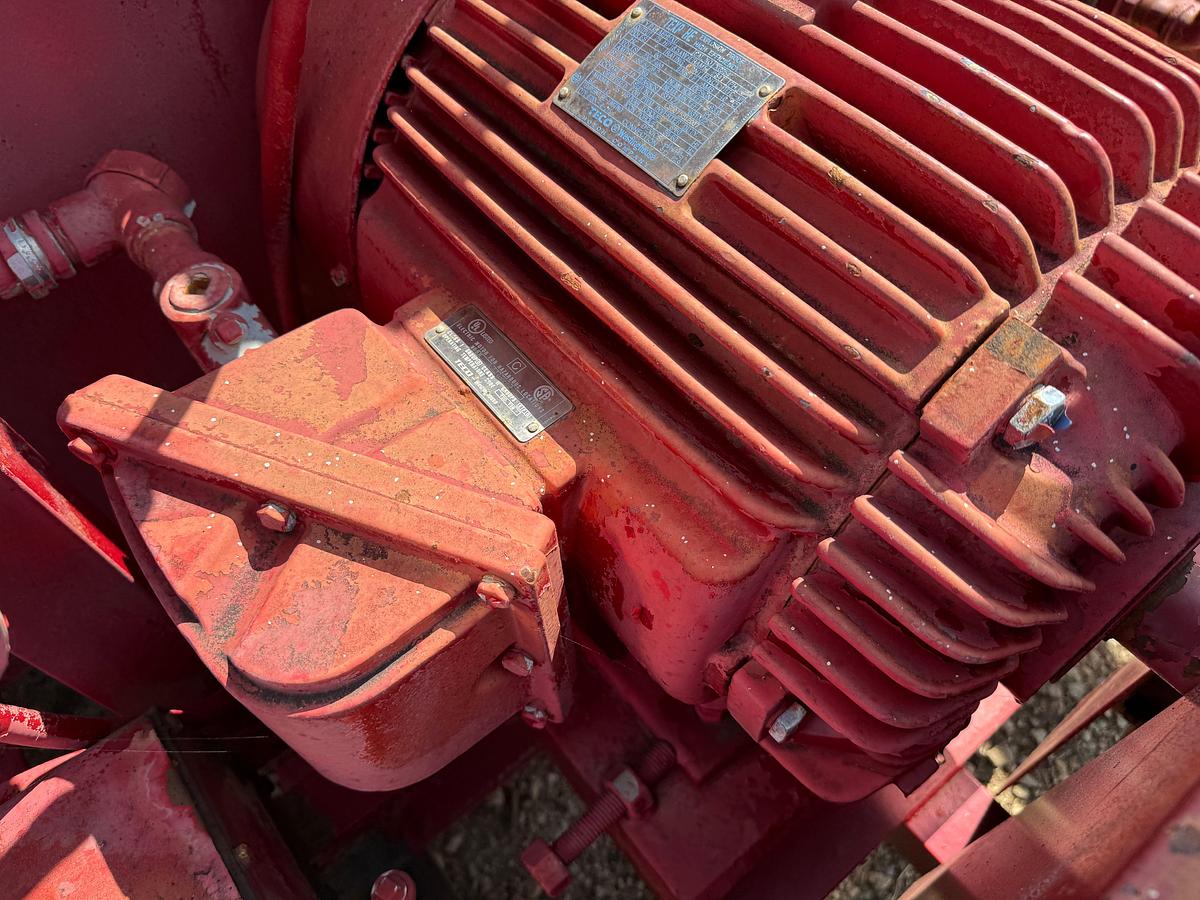 Used 4-STATION 8-BOTTLE ACCUMULATOR CLOSING UNIT, SKIDDED