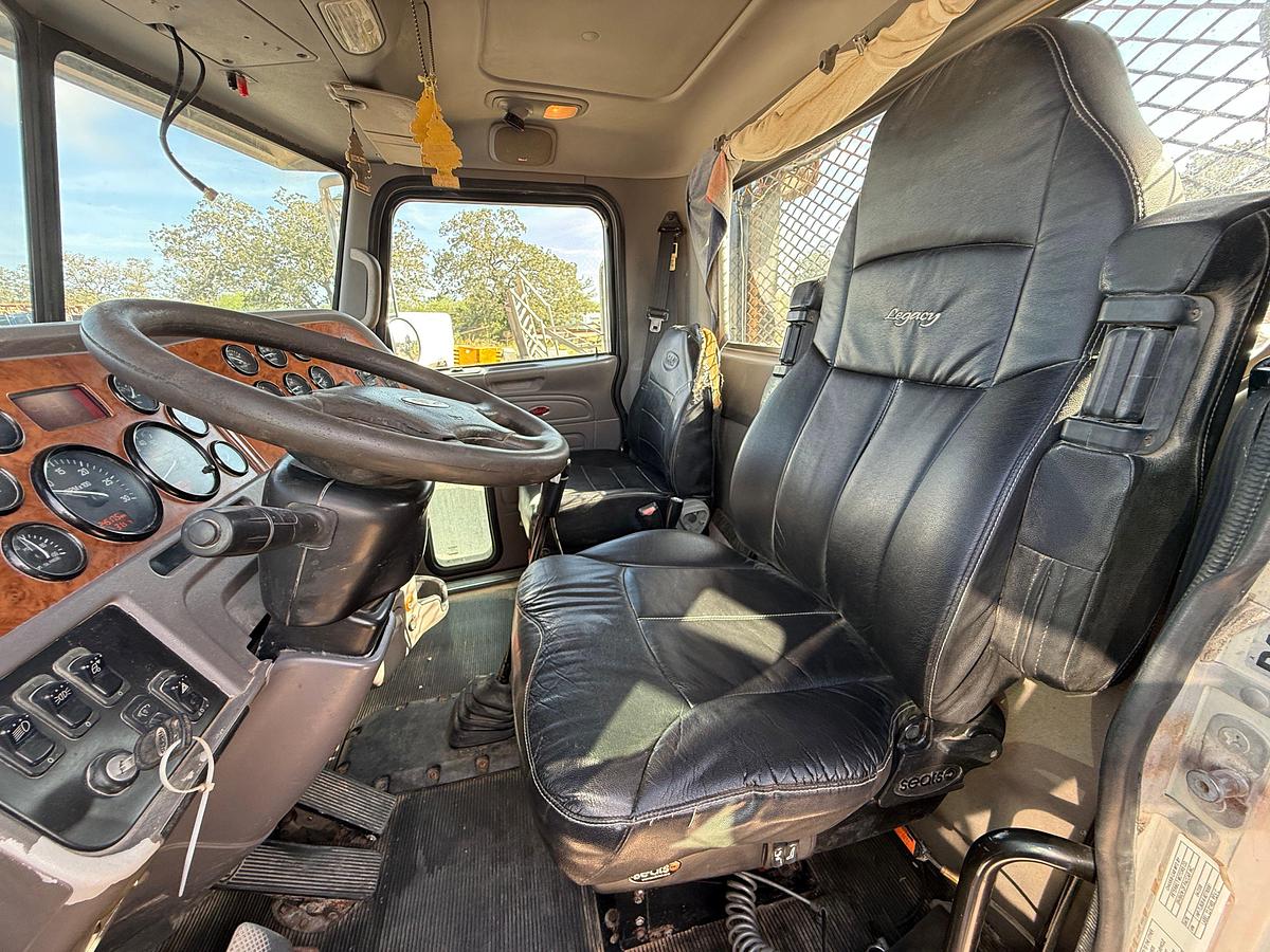 Used 2009 PETERBILT 367 T/A 65K LBS WINCH TRUCK