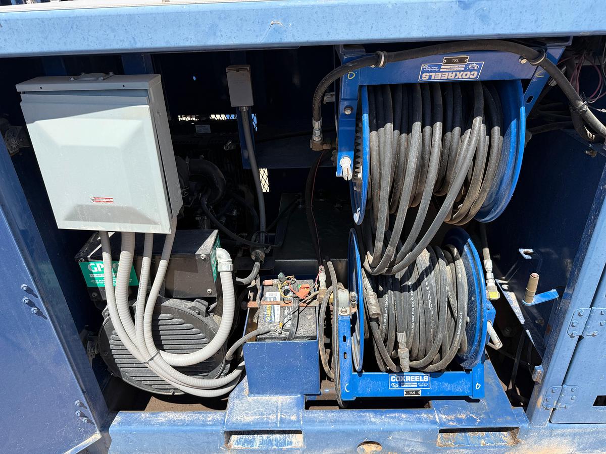 Used SELF CONTAINED 20K WP GREASE INJECTION UNIT COMBO P/B 8.4-KW ISUZU DIESEL GENERATOR