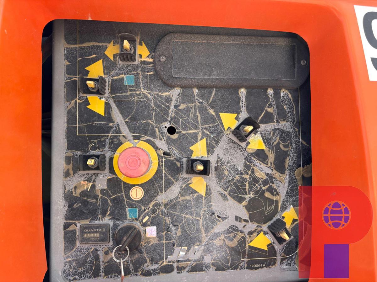 Used JLG BOOM-LIFT MANLIFT