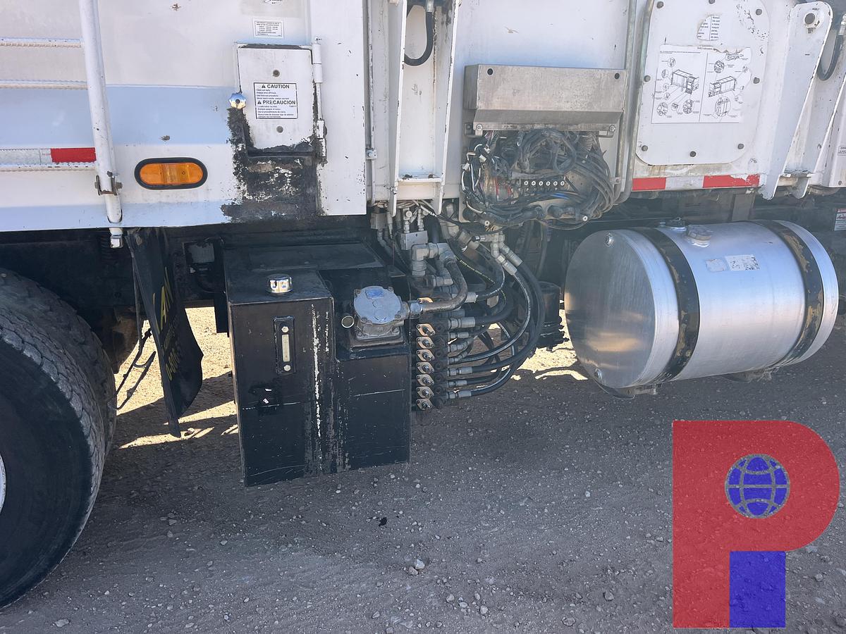 Used 2018 AUTOCAR XPEDITOR T/A 29YD CAB OVER TRASH TRUCK