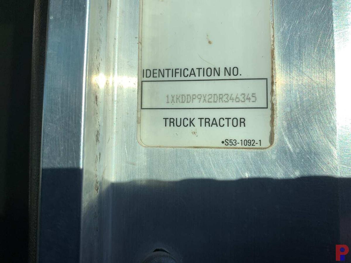 Used 2013 KENWORTH T800 DAY CAB TRUCK