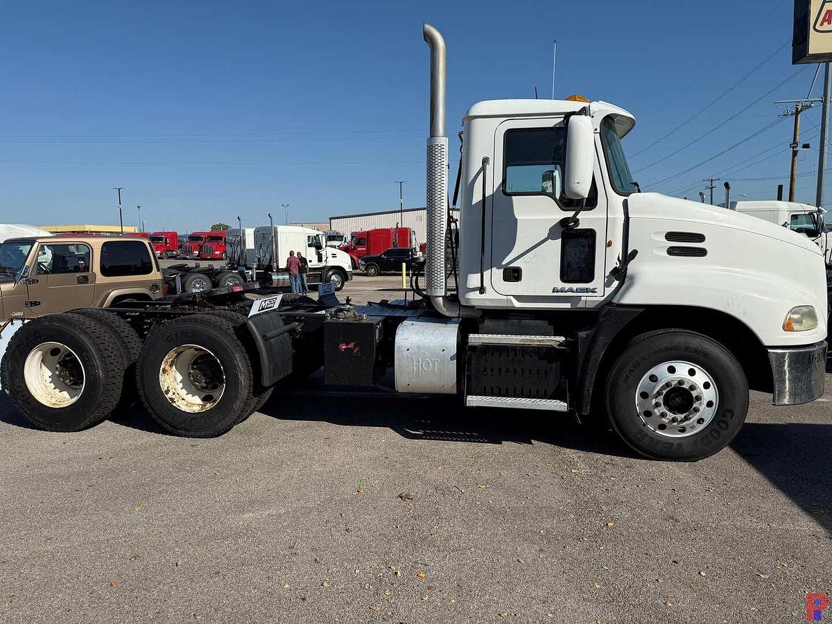 Used 2013 MACK CXU613 T/A DAY CAB TRUCK TRACTOR