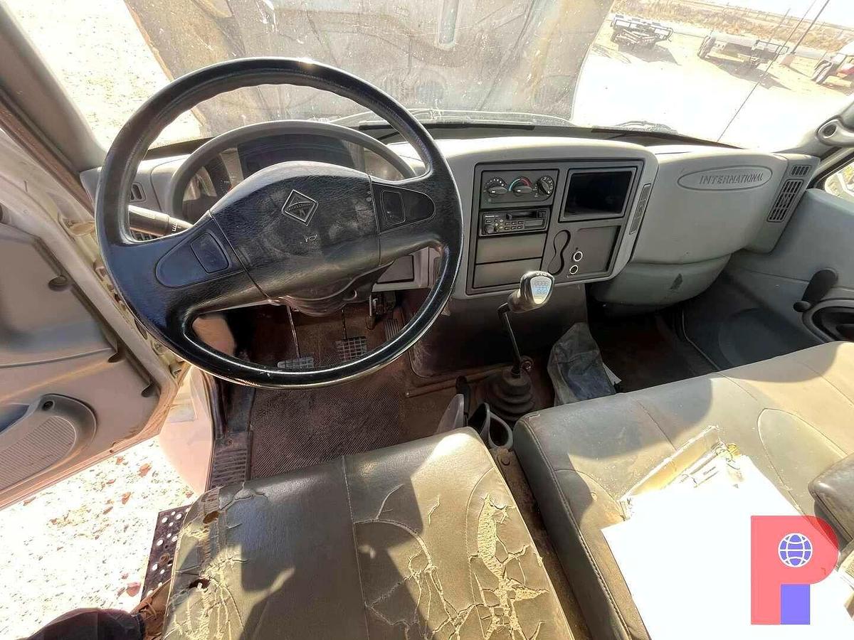 Used 2007 INTERNATIONAL  DURASTAR 4200 S/A DAYCAB FLATBED TRUCK (INOPERABLE)