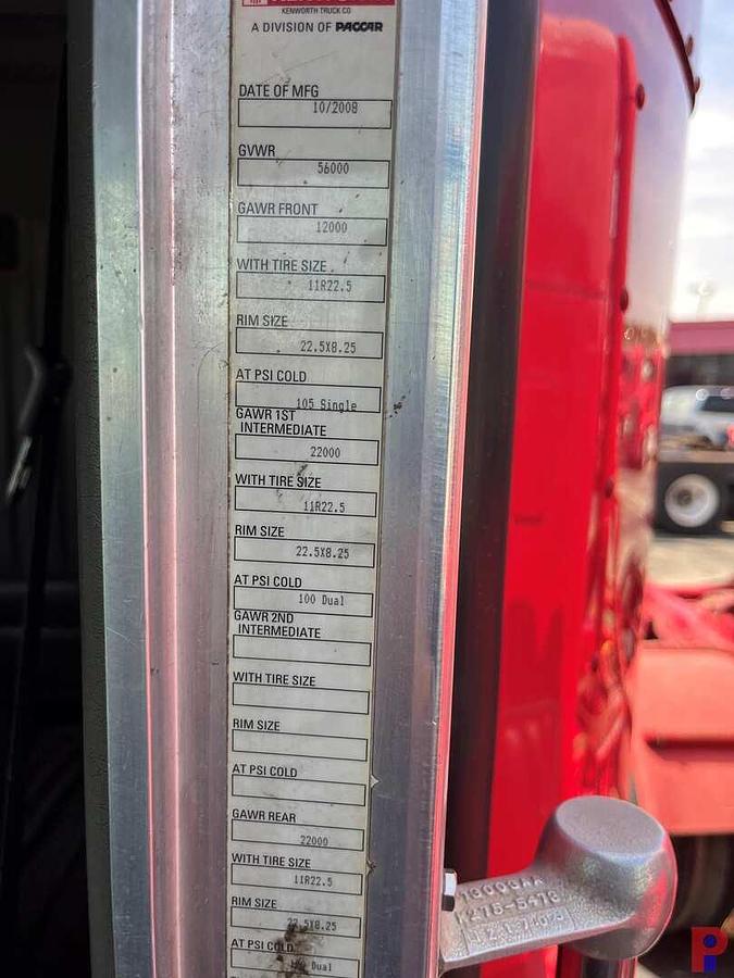 Used 2009 KENWORTH T800 T/A 36” SLEEPER TRUCK