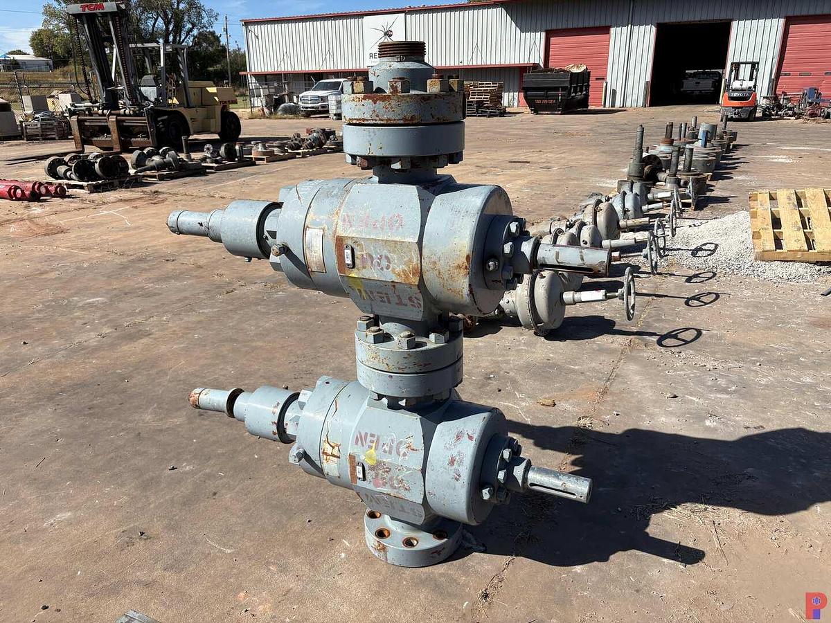 Used (2X$) TAPIT 4-1/16” 15K GATE VALVES