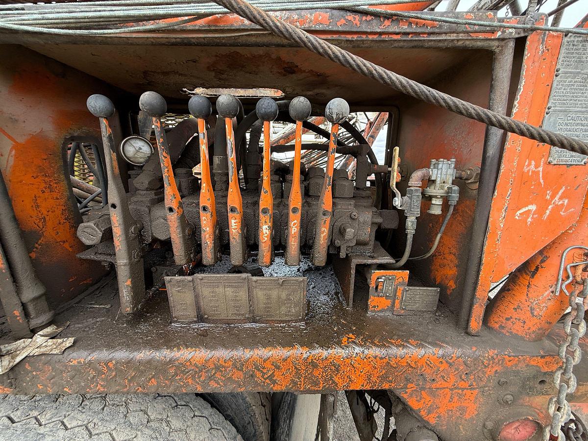 Used 1980 FRANKS MOBILRIG 300 1287/160 DTD-HT 96’-215K 4-AXLE WELL SERVICE WORKOVER RIG
