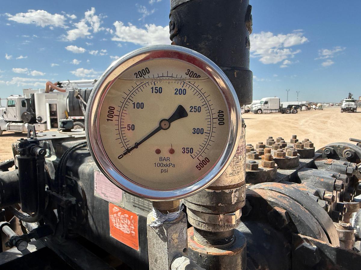Used 2006 MACK CV713 T/A DAYCAB KILL TRUCK