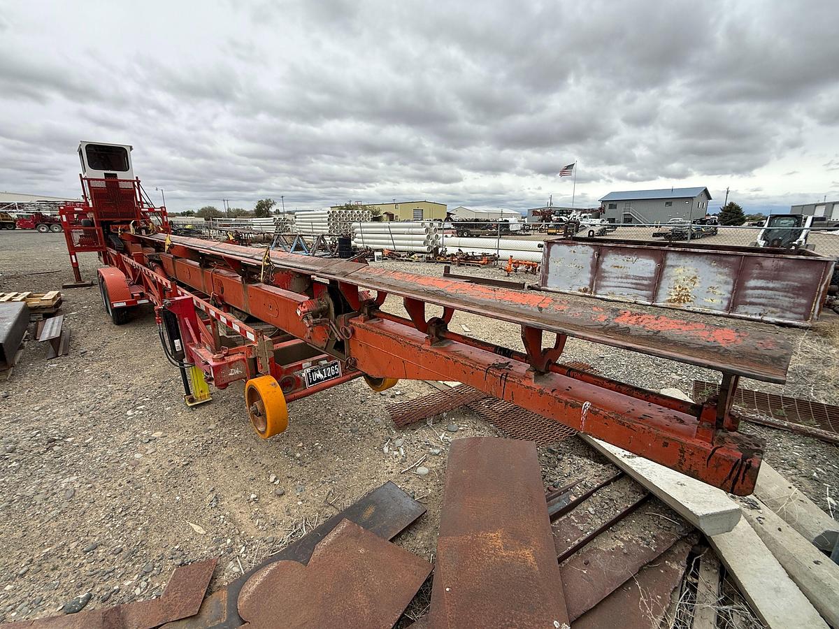 Used 2013 PIPE TRIPPER 40' HYD PIPE HANDLER MTD ON T/A GOOSNECK TRAILER