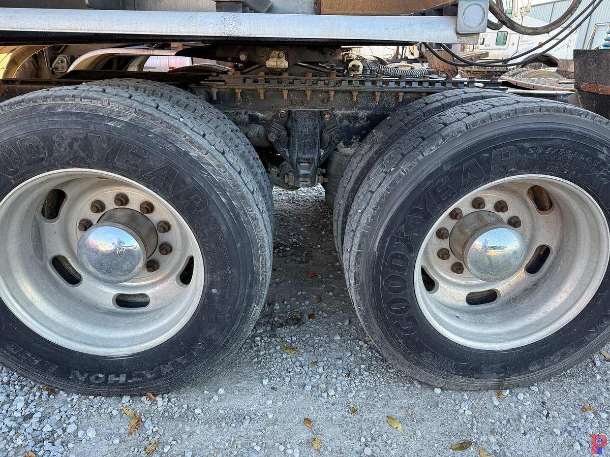 Used 2010 KENWORTH T800 T/A 60” SLEEPER TRUCK