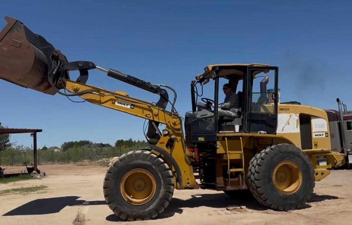 Used 2012 CAT 930G WHEEL LOADER
