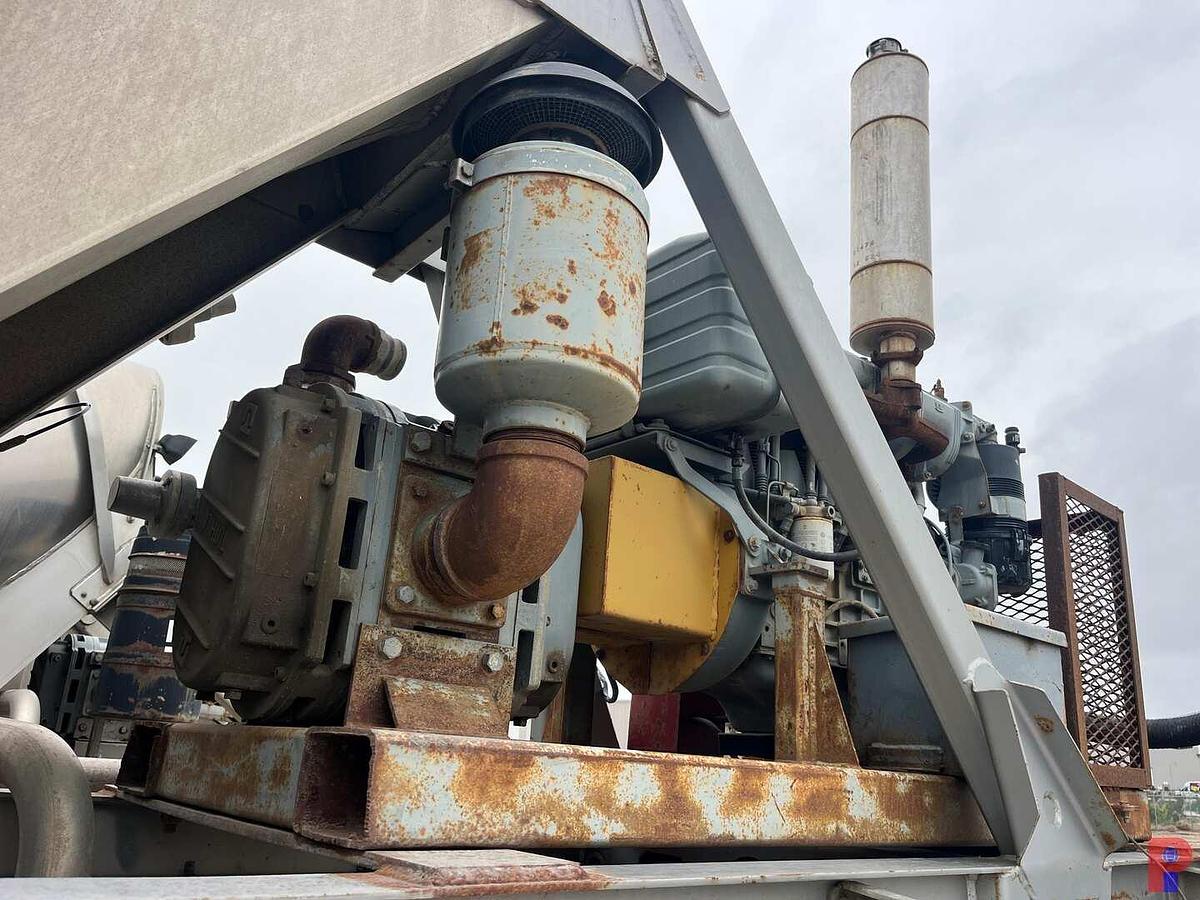 Used 2004 HEIL 1,000 CU.FT. PNEUMATIC BULK TRAILER W/ BLOWER