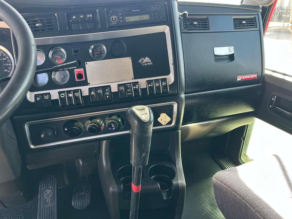 Used 2011 KENWORTH T800 T/A SLEEPER HAUL TRUCK