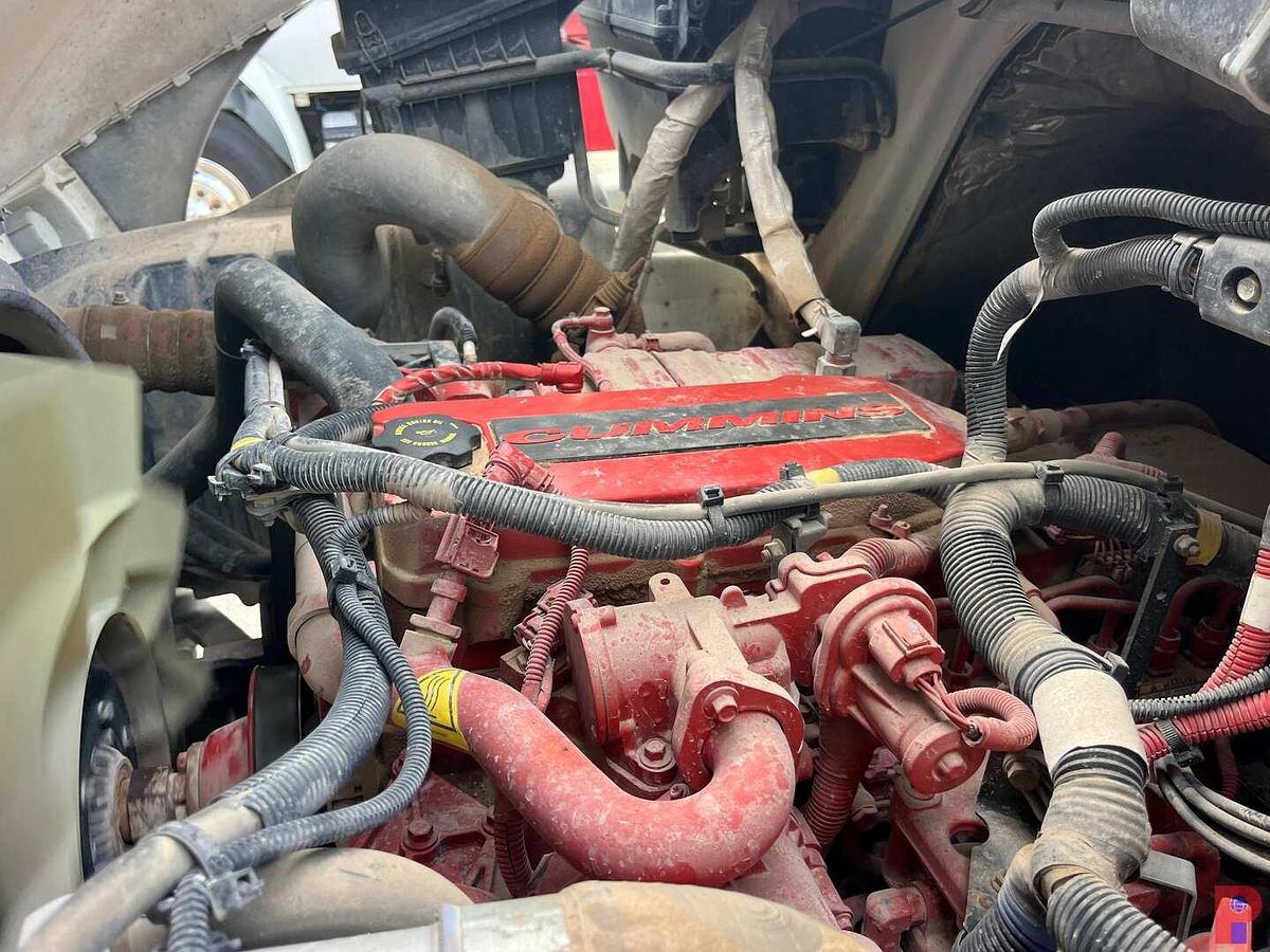 Used 2019 INTERNATIONAL  DURASTAR 4300 S/A 20K LB ROUSTABOUT WINCH TRUCK