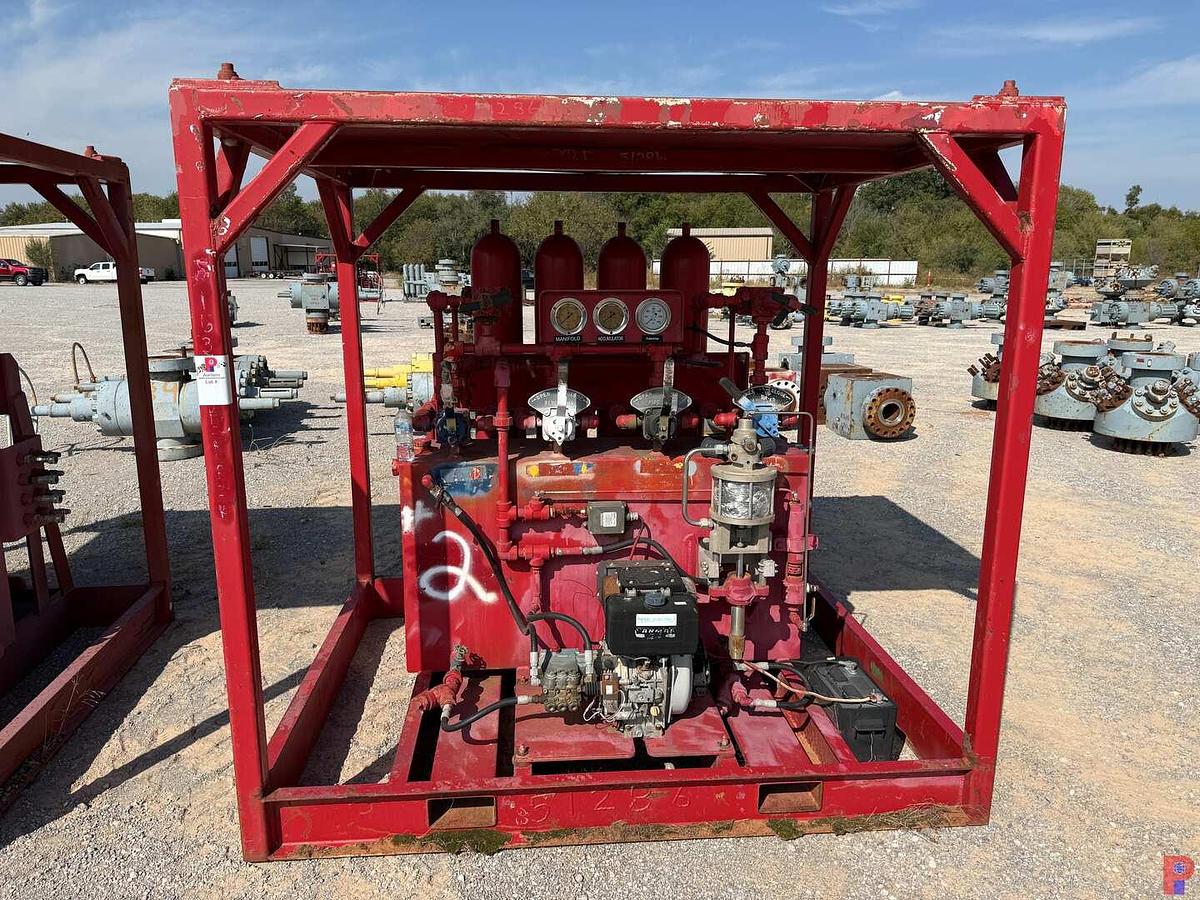 Used 4-STATION 4-BOTTLE ACCUMULATOR CLOSING UNIT  SKIDDED