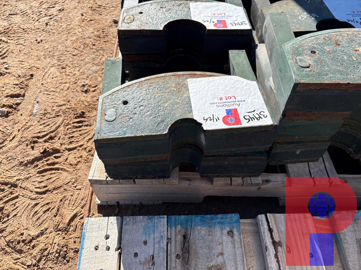 Used (2) 12”W X 2-3/8”DIA BOP PIPE RAMS