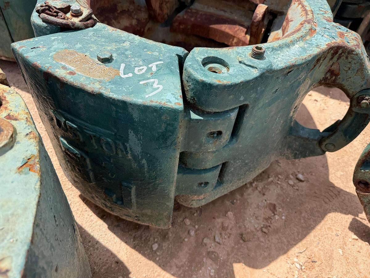 Used LOT W/ (1) BJ & (1) TEXAS INT. 250-TON & (2) BJ 175-TON SLIP TYPE SPIDER CASING ELEVATORS