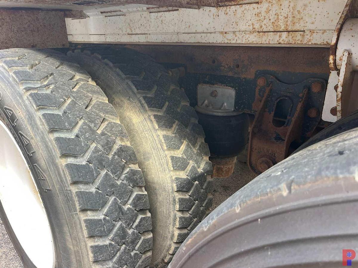 Used 1994 WESTERN STAR 4900 T/A 80 BBL VACUUM TRUCK