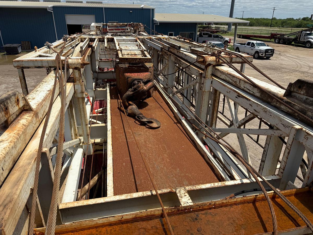 Used 2008 LOADCRAFT 550 DD 96’-225K 5-AXLE WELL SERVICE WORKOVER RIG